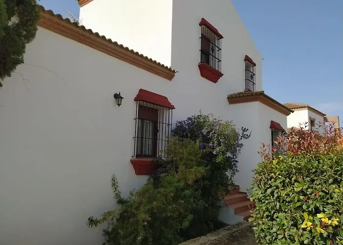 Agradable Casa Con Piscina En La Serrania.
