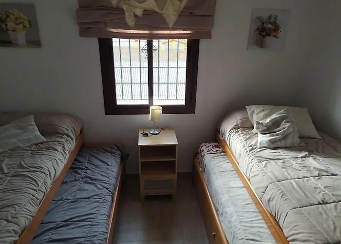 Agradable Casa Con Piscina En La Serrania.