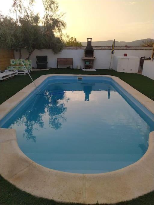 Agradable Casa Con Piscina En La Serrania. * Arriate